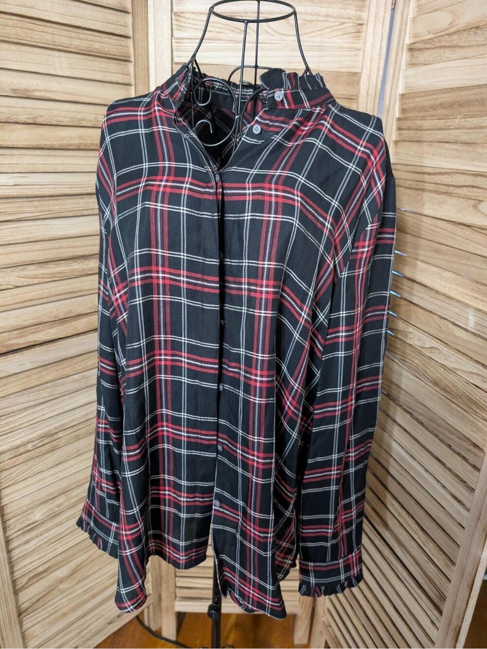 Loft softened shirt ruffled button front long sleeve plaid black red size XL